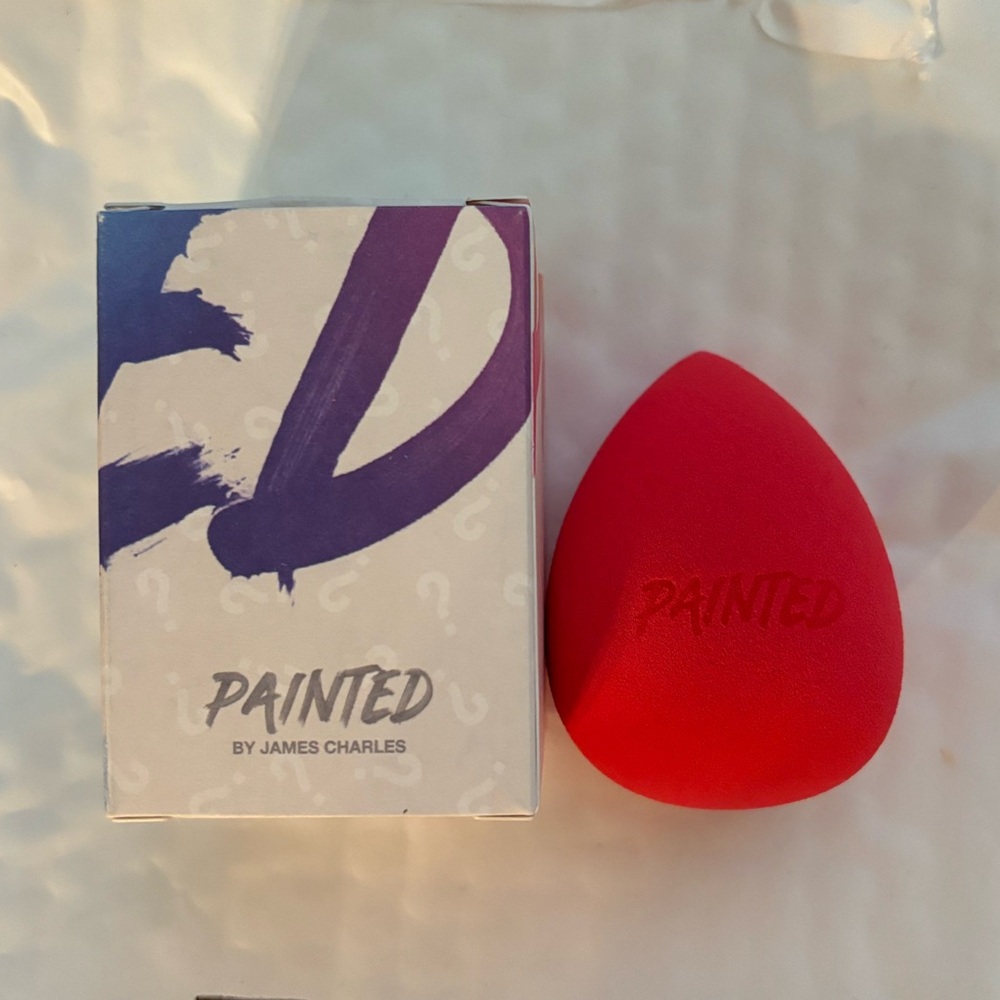 painted by james charles blind box beauty sponge - red